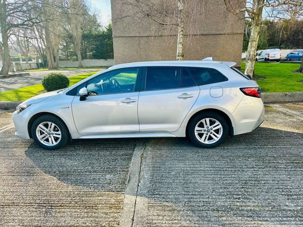 Toyota Corolla Estate/Jeep, Petrol Hybrid, 2020, Grey