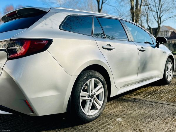 Toyota Corolla Estate/Jeep, Petrol Hybrid, 2020, Grey