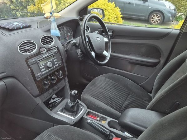 Ford Focus Saloon, Petrol, 2006, Blue