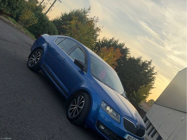 Skoda Octavia Saloon, Diesel, 2016, Blue