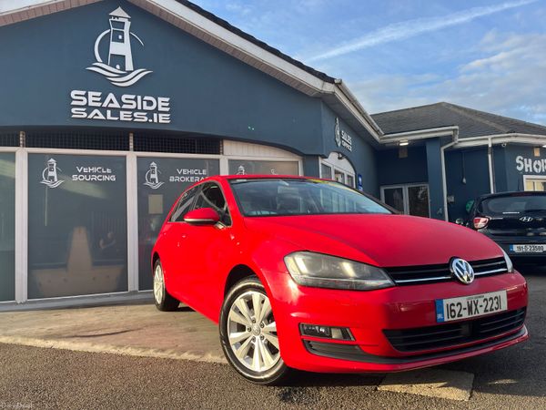 Volkswagen Golf Hatchback, Petrol, 2016, Red