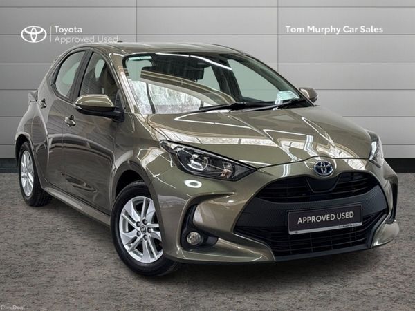 Toyota Yaris Hatchback, Petrol Hybrid, 2023, Green