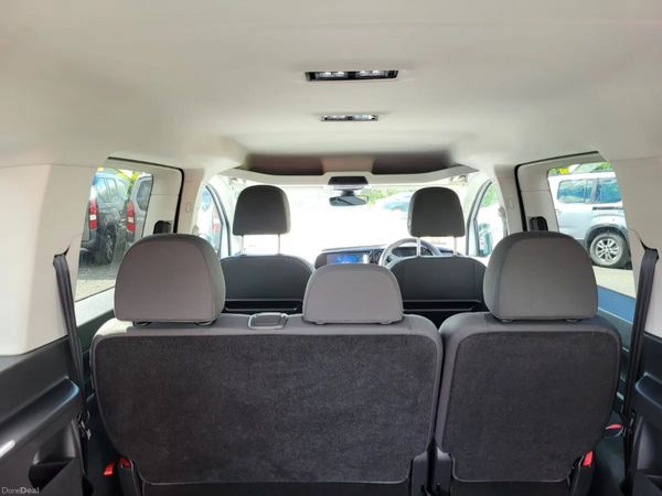 Ford Tourneo Connect MPV, Diesel, 2026, White