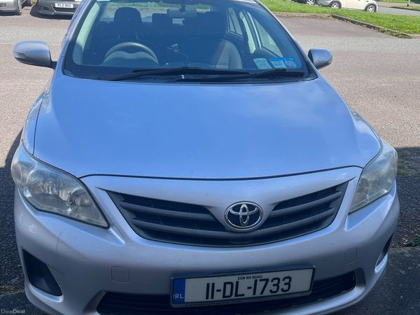 Toyota Corolla Saloon, Petrol, 2011, Silver