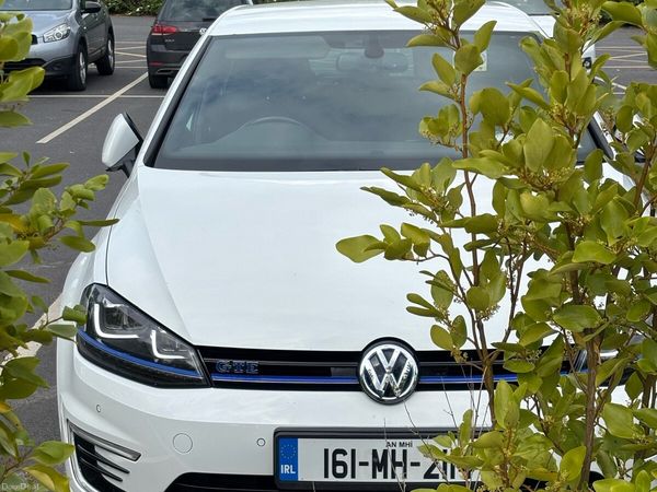 Volkswagen Golf Estate, Petrol Plug-in Hybrid, 2016, White