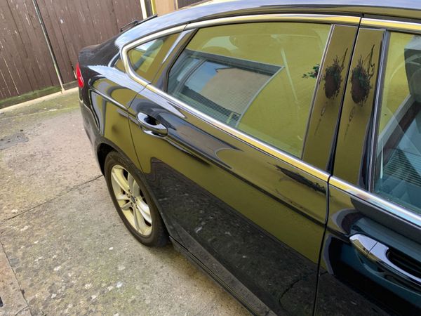 Ford Mondeo Hatchback, Diesel, 2016, Black