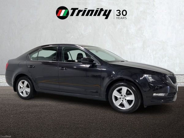 Skoda Octavia Hatchback, Petrol, 2018, Black