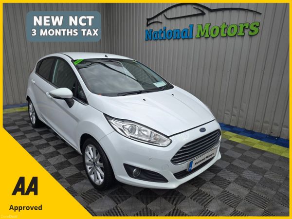 Ford Fiesta Hatchback, Petrol, 2015, White