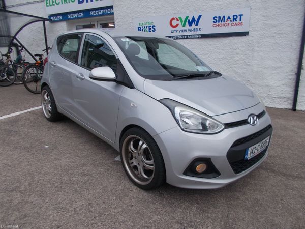 Hyundai i10 Hatchback, Petrol, 2014, Silver