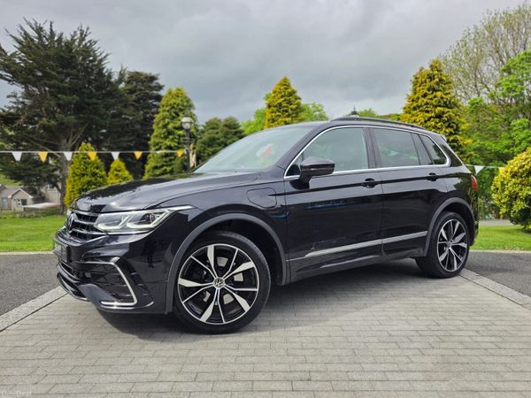 Volkswagen Tiguan SUV, Petrol Plug-in Hybrid, 2023, Black