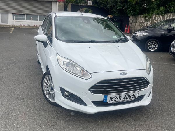Ford Fiesta Hatchback, Petrol, 2016, White
