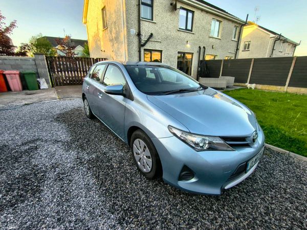 Toyota Auris Hatchback, Diesel, 2013, Blue