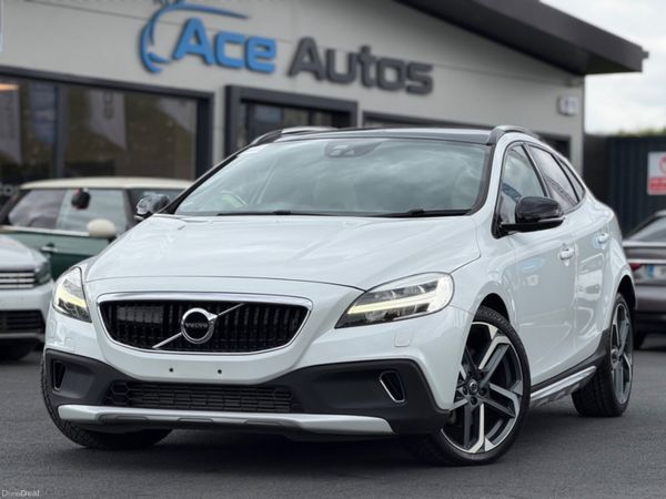 Volvo V40 Hatchback, Diesel, 2018, White