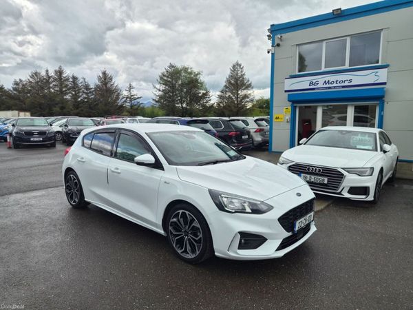 Ford Focus Hatchback, Petrol Hybrid, 2022, White