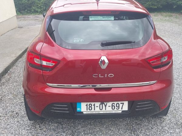 Renault Clio Hatchback, Petrol, 2018, Red