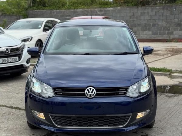 Volkswagen Polo Hatchback, Petrol, 2013, Blue