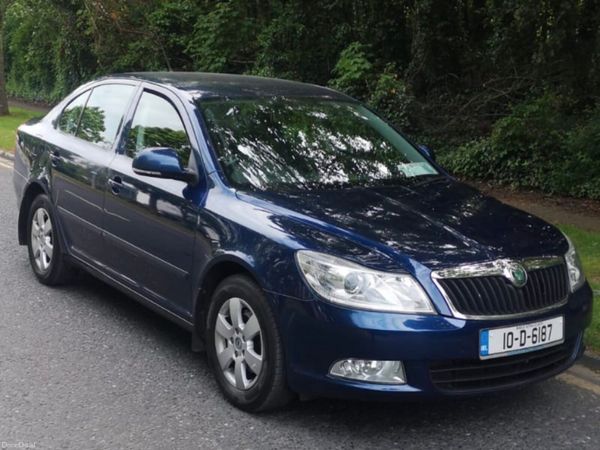 Skoda Octavia Hatchback, Diesel, 2010, Blue