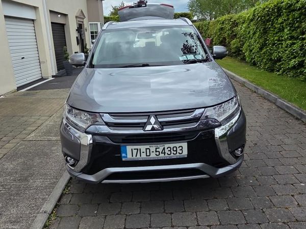 Mitsubishi Outlander SUV, Petrol Plug-in Hybrid, 2017, Grey