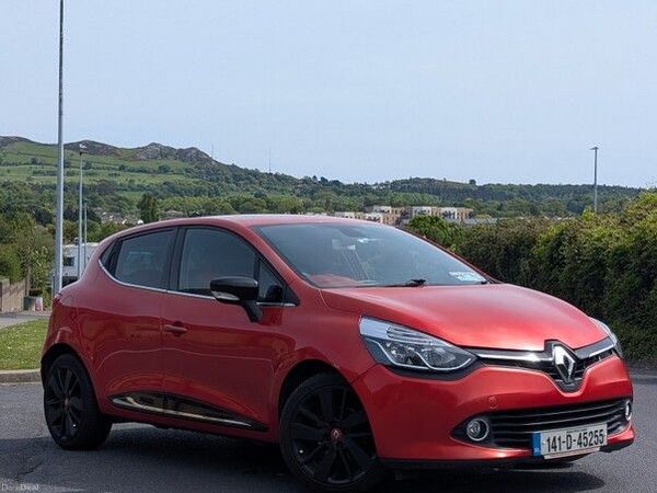 Renault Clio Hatchback, Petrol, 2014, Red