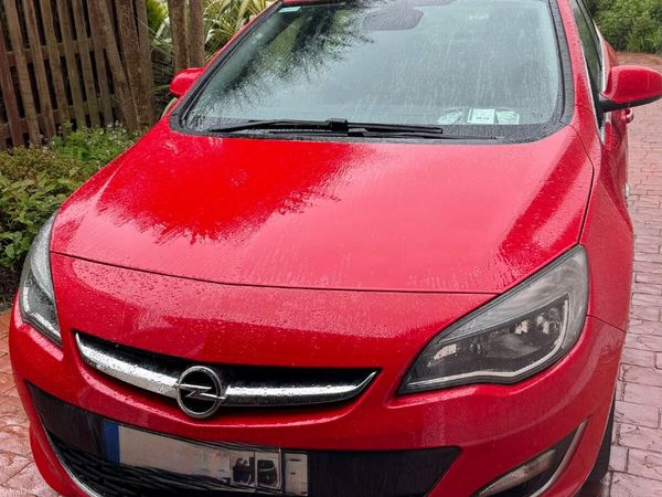 Opel Astra Saloon, Diesel, 2013, Red