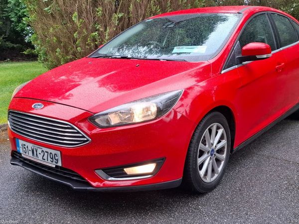 Ford Focus Hatchback, Diesel, 2015, Red