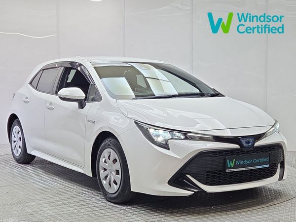 Toyota Corolla Saloon, Petrol Hybrid, 2019, White