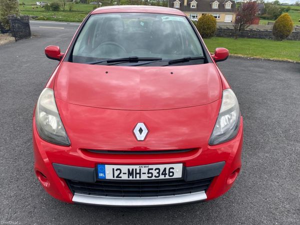 Renault Clio Hatchback, Petrol, 2012, Red