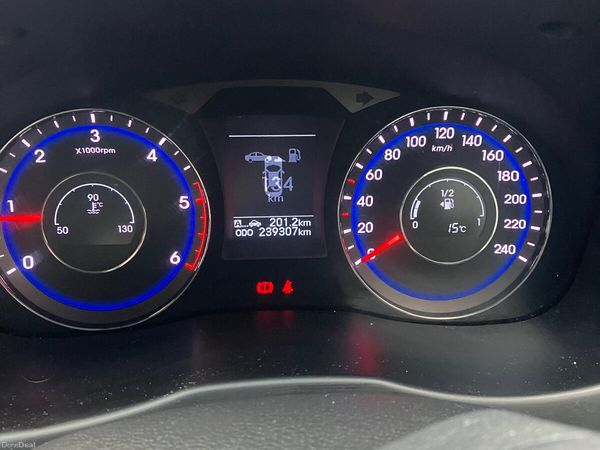 Hyundai i40 Saloon, Diesel, 2015, Beige