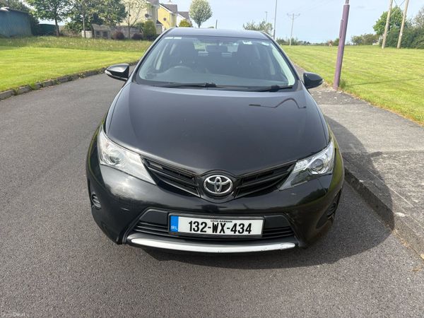Toyota Auris Hatchback, Diesel, 2013, Black