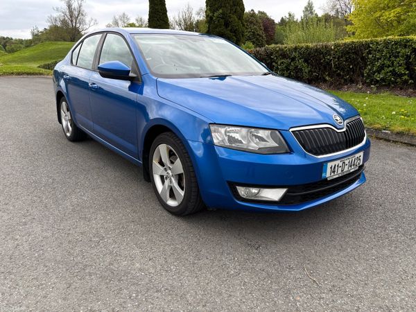 Skoda Octavia Saloon, Diesel, 2014, Blue