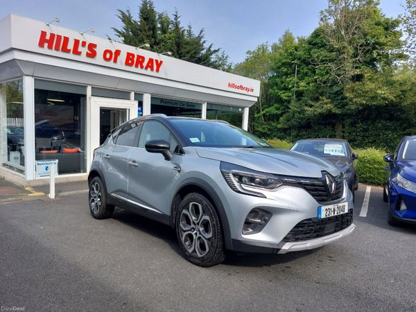 Renault Captur Hatchback, Petrol, 2023, Grey