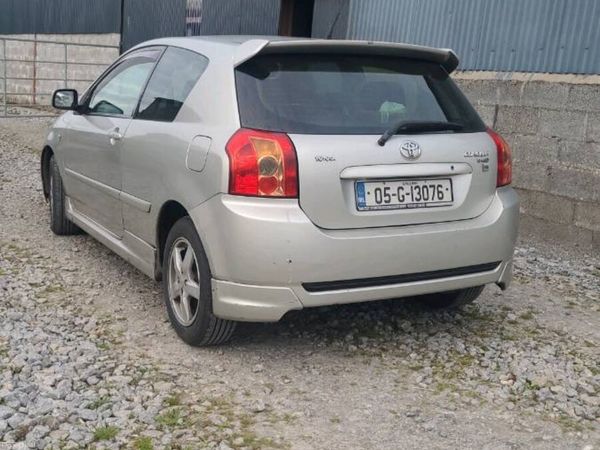 Toyota Corolla Hatchback, Diesel, 2005, Silver