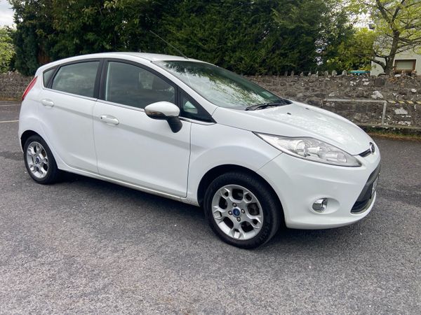 Ford Fiesta Hatchback, Diesel, 2011, White