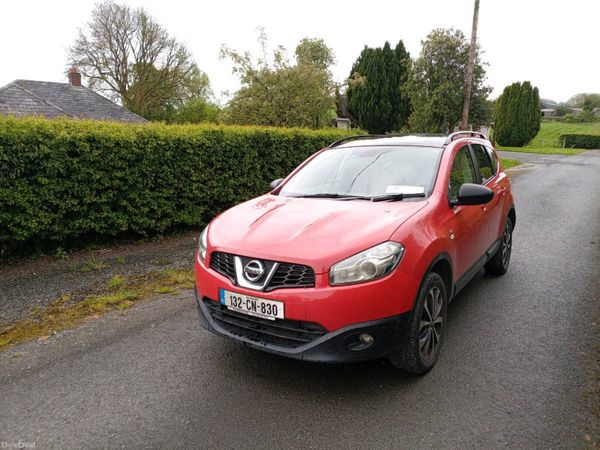 Nissan Qashqai+2 MPV, Diesel, 2013, Red