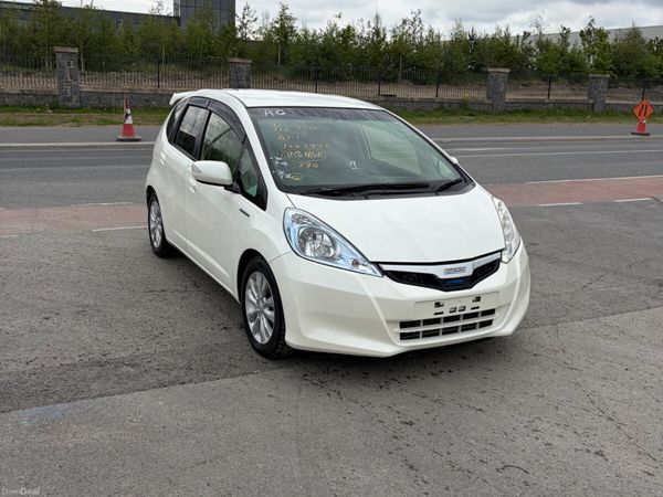 Honda Fit Hatchback, Petrol Hybrid, 2013, White