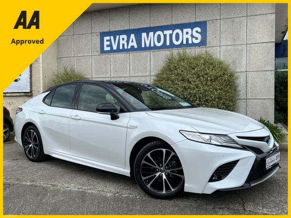 Toyota Camry Saloon, Petrol Hybrid, 2019, White