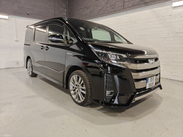 Toyota Prius MPV, Petrol Hybrid, 2017, Black