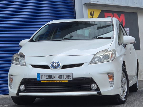 Toyota Prius Hatchback, Petrol Hybrid, 2014, White