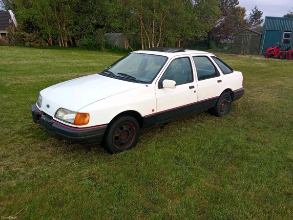 Toyota Carina Saloon, Petrol, 1990, Red