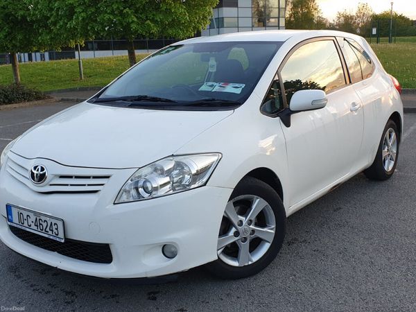 Toyota Auris Hatchback, Petrol, 2010, White