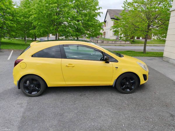 Opel Corsa Hatchback, Petrol, 2011, Yellow