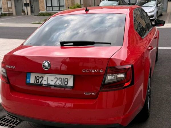 Skoda Octavia Hatchback, Diesel, 2018, Red