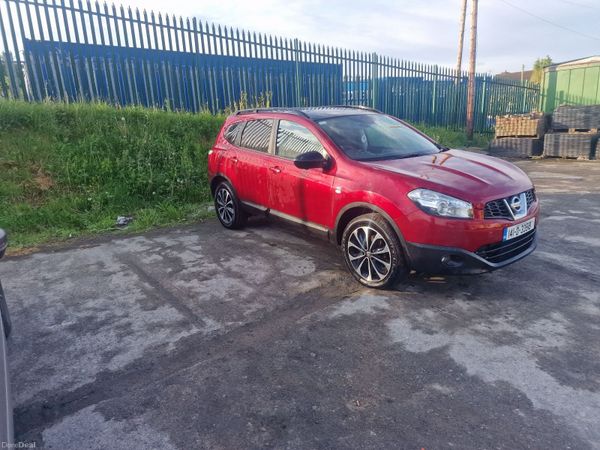 Nissan Qashqai+2 MPV, Diesel, 2014, Red