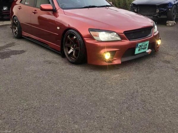 Lexus IS Saloon, Petrol, 2000, Red