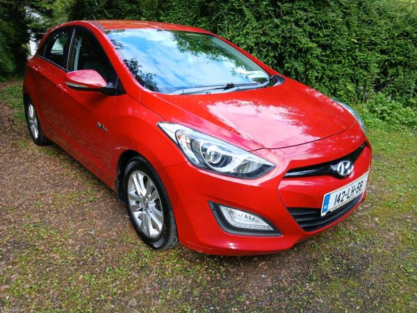 Hyundai i30 Hatchback, Diesel, 2014, Red