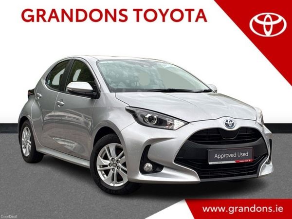Toyota Yaris Hatchback, Petrol Hybrid, 2023, Silver