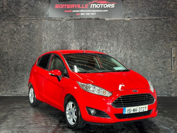 Ford Fiesta Hatchback, Petrol, 2015, Red