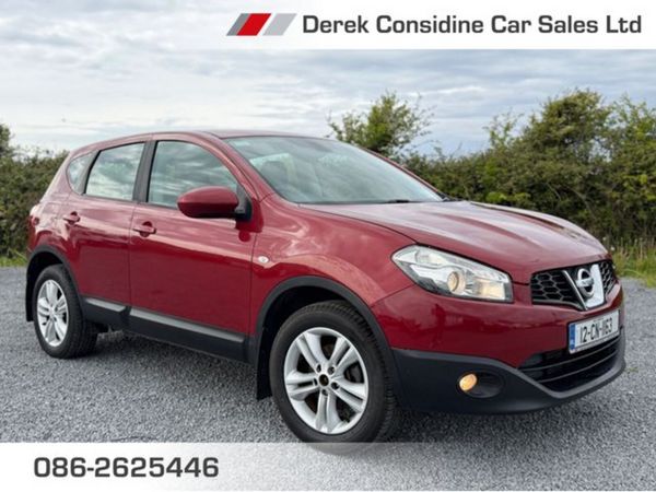 Nissan Qashqai Hatchback, Diesel, 2012, Red