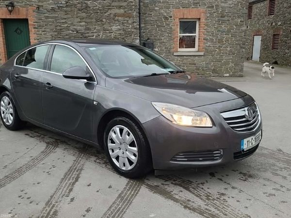 Vauxhall Insignia Hatchback, Diesel, 2011, Grey