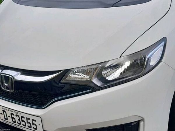 Honda Fit Hatchback, Petrol Hybrid, 2016, White